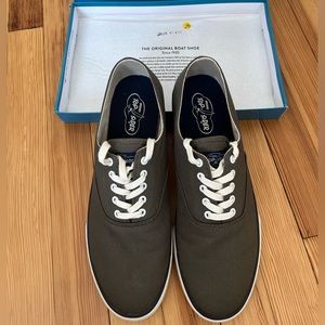 Sperry Cloud CVO NWT size 10.5 olive (J. Crew collaboration)